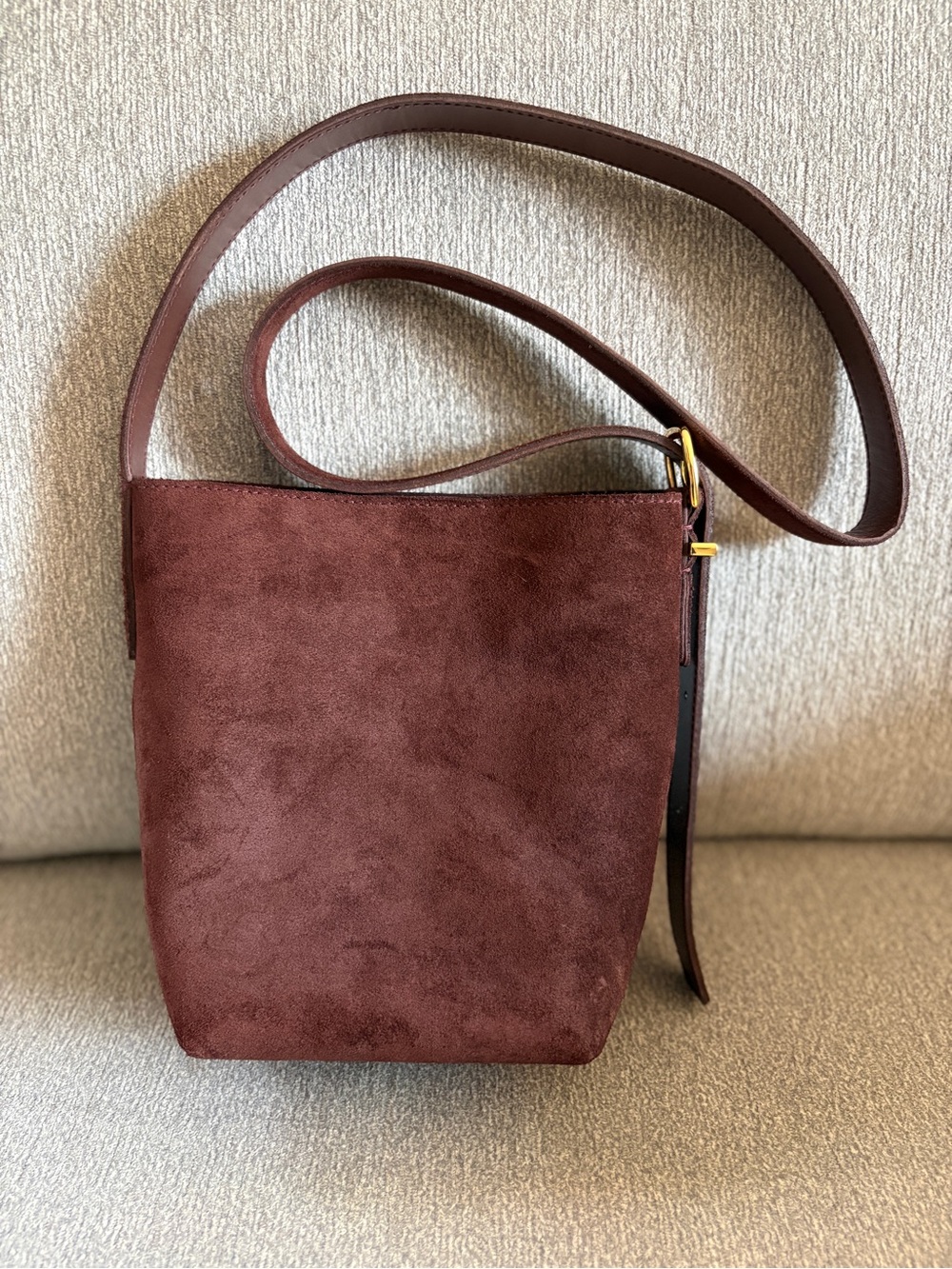 Madewell the essential mini bucket tote in suede
